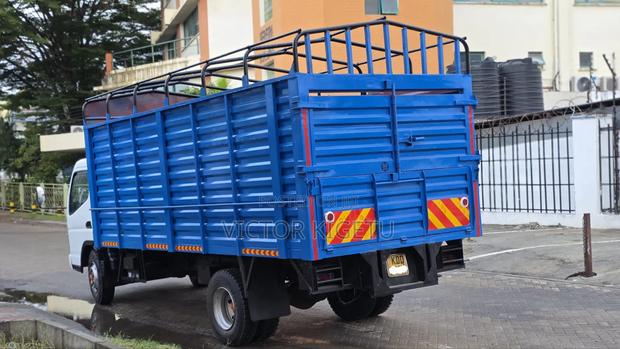 Mitsubishi Canter FE85 Local - thumbnail 2