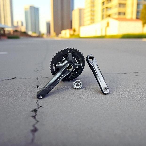 Shimano Hollow Crankset With Bottom Bracket