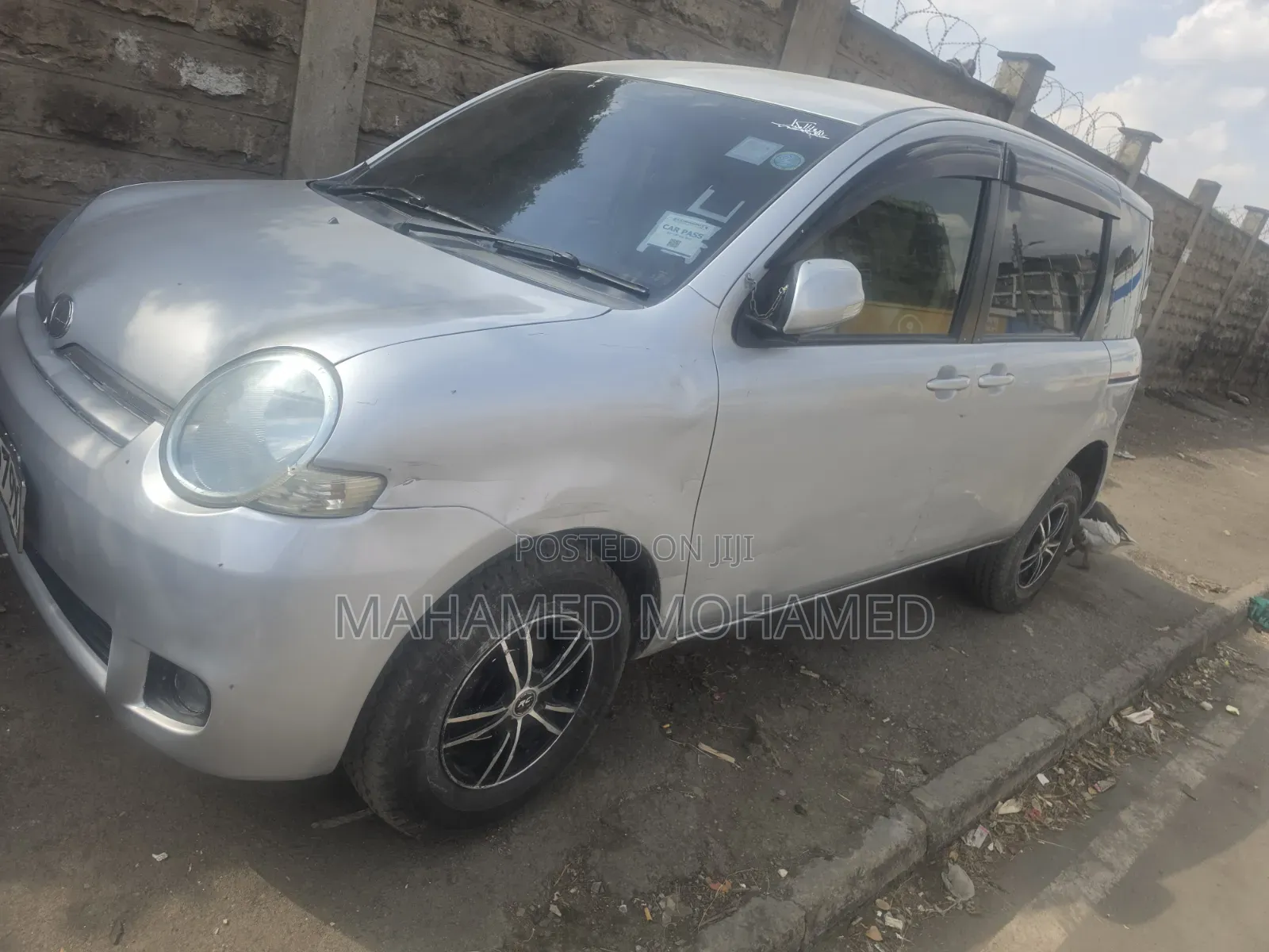 Toyota Sienta 2014 Silver
