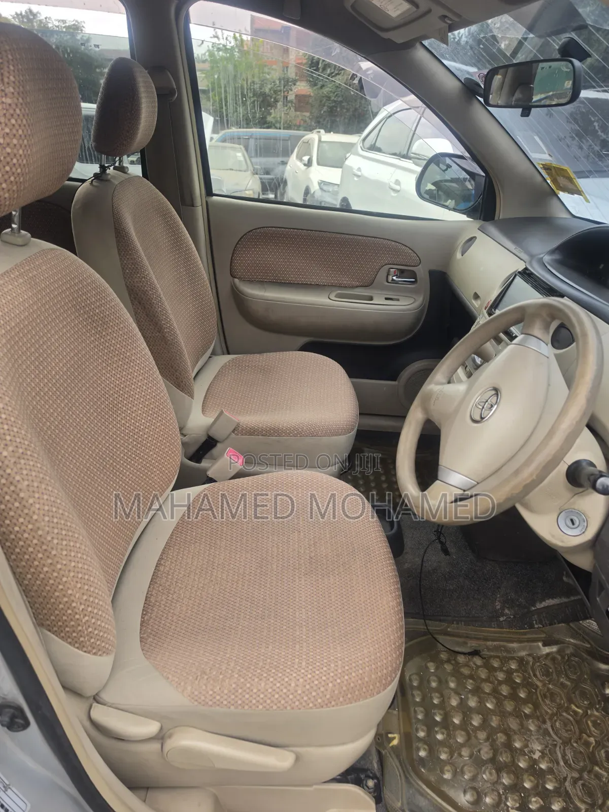 Toyota Sienta 2014 Silver