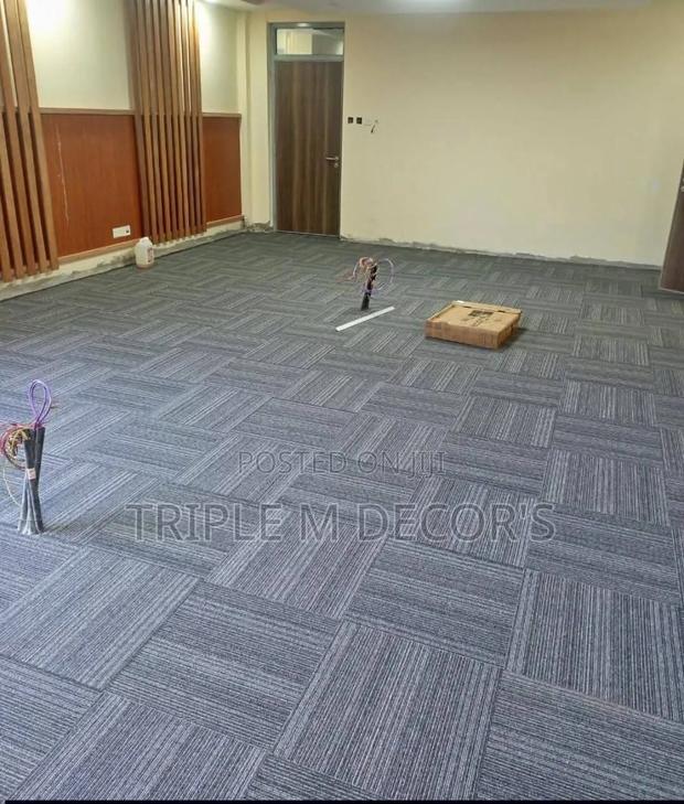 Warm Good Looking Interiors Carpet Tiles - thumbnail 2