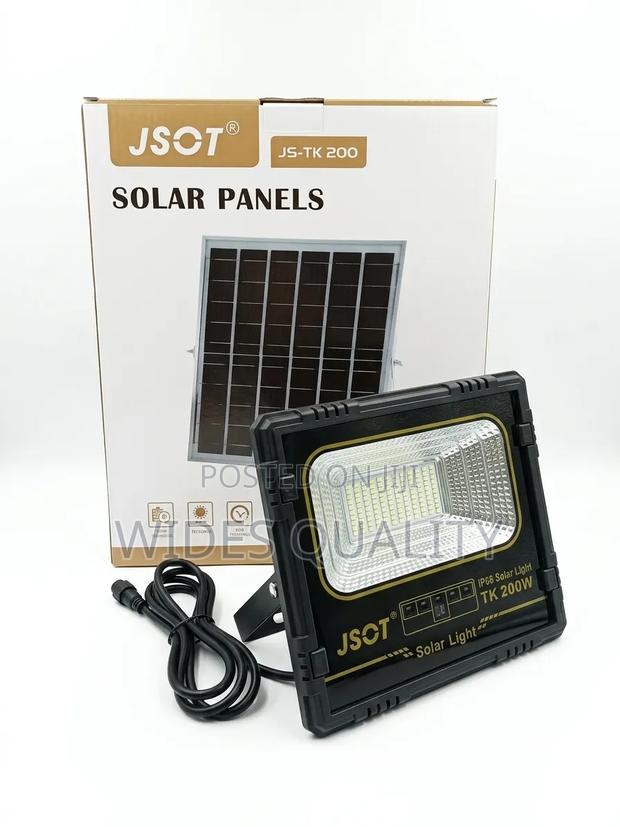 200 Watts Solar Light/ Security Solar Floodlight. - thumbnail 2