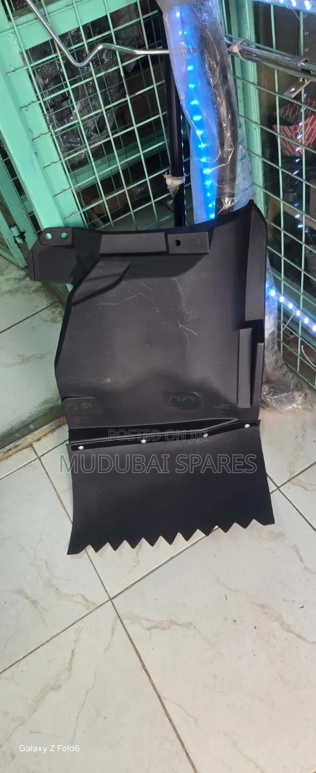 Isuzu NQR 81 or 700p Front Mudguard