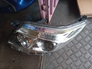 Noah 2018 Headlight LHS