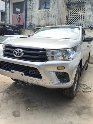 Toyota Hilux 2022 Silver