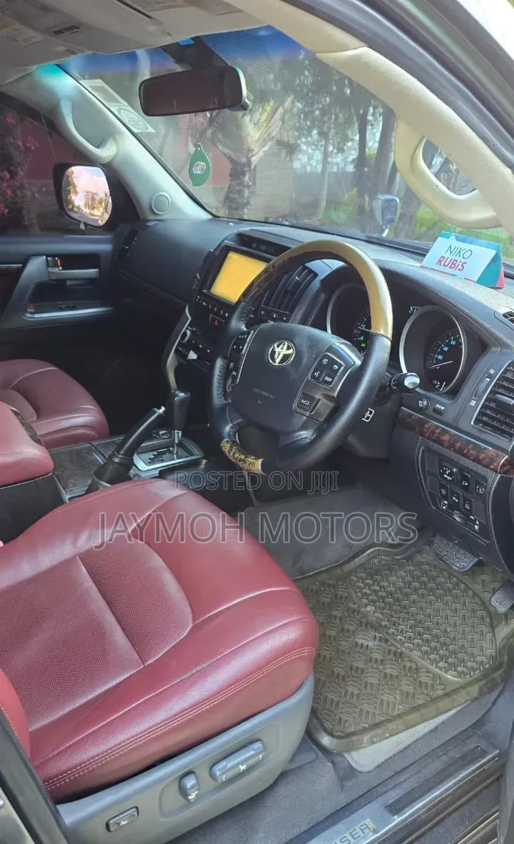 Toyota Land Cruiser 2011 Black