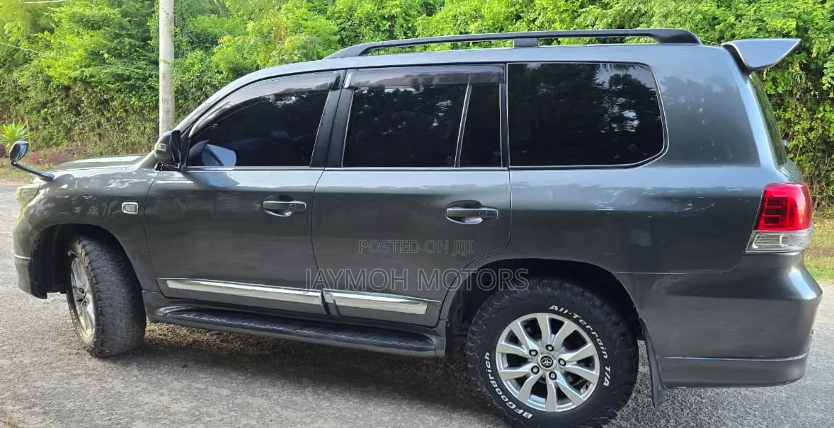 Toyota Land Cruiser 2011 Black