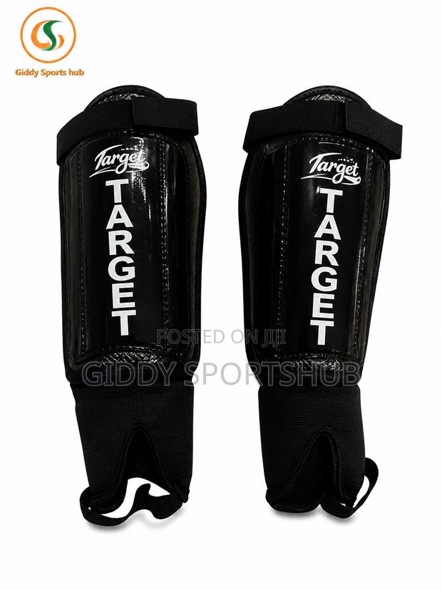 Target Field Hockey Shin Guards With Ankle Protection – Black