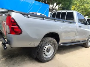Toyota Hilux 2022 Silver