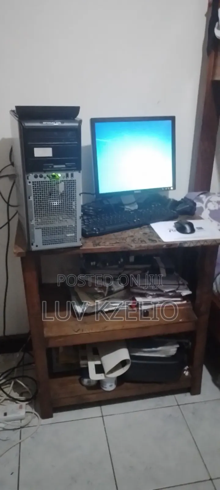 Desktop Computer Dell OptiPlex 790 4GB Intel Pentium HDD 16 GB