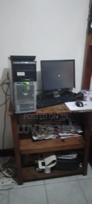 Desktop Computer Dell OptiPlex 790 4GB Intel Pentium HDD 16 GB