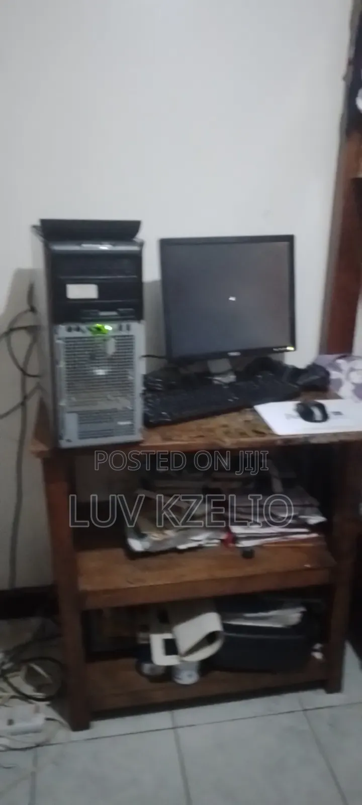 Desktop Computer Dell OptiPlex 790 4GB Intel Pentium HDD 16 GB