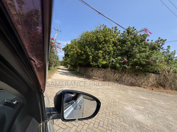 Prime 2 Acres Nyali Second Row From Ocean - thumbnail 4
