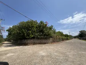 Prime 2 Acres Nyali Second Row From Ocean