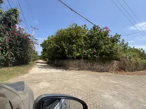 Prime 2 Acres Nyali Second Row From Ocean