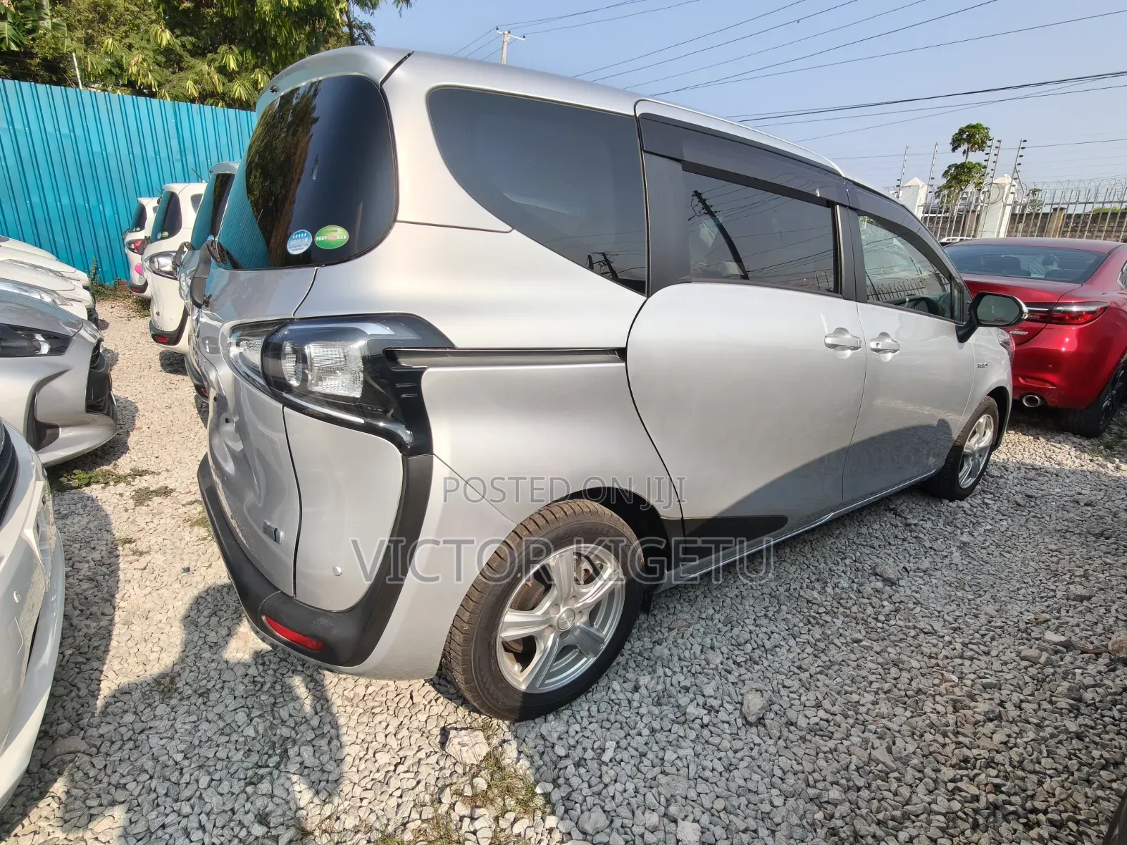 Toyota Sienta 2019 Silver