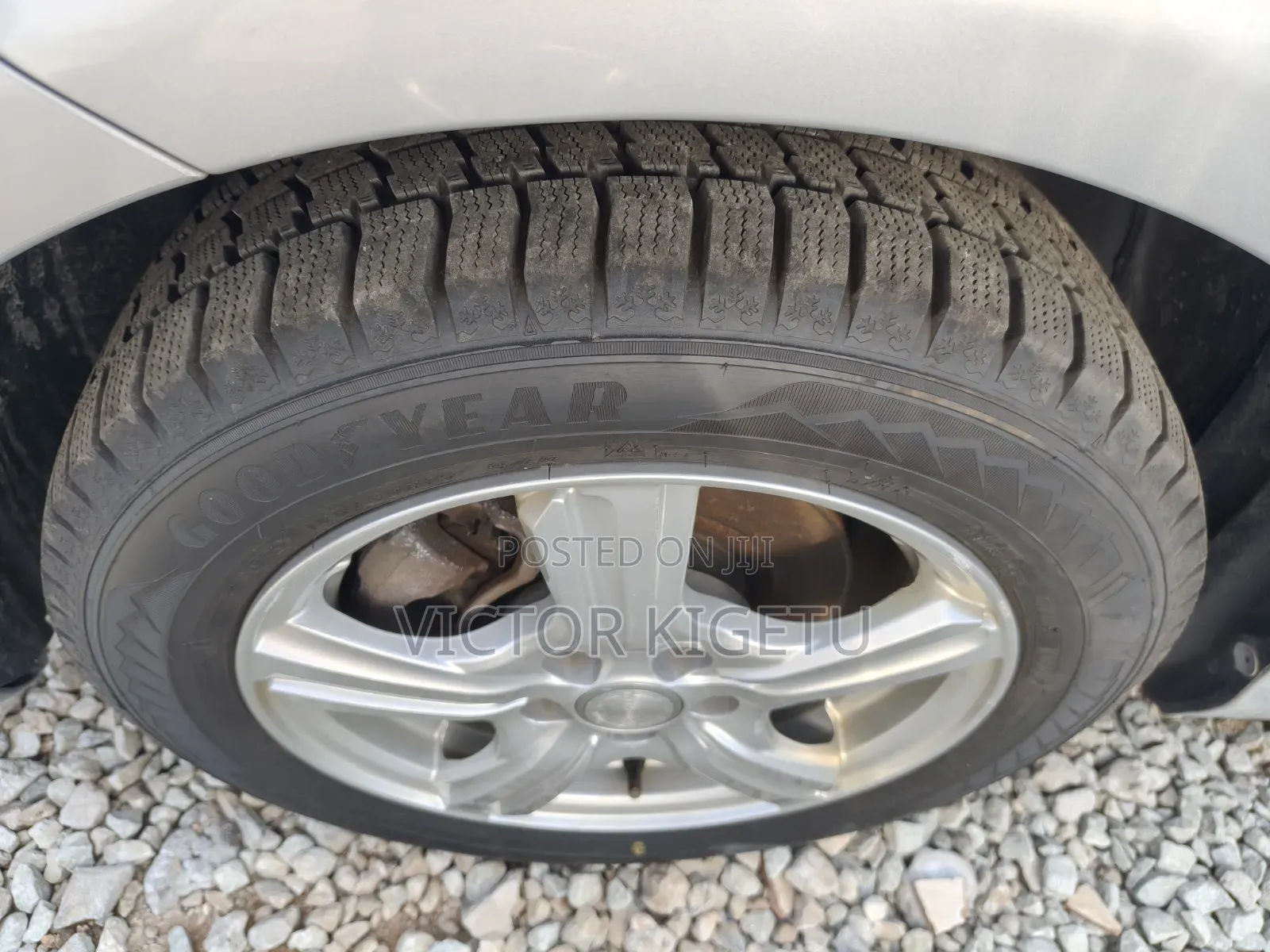 Toyota Sienta 2019 Silver