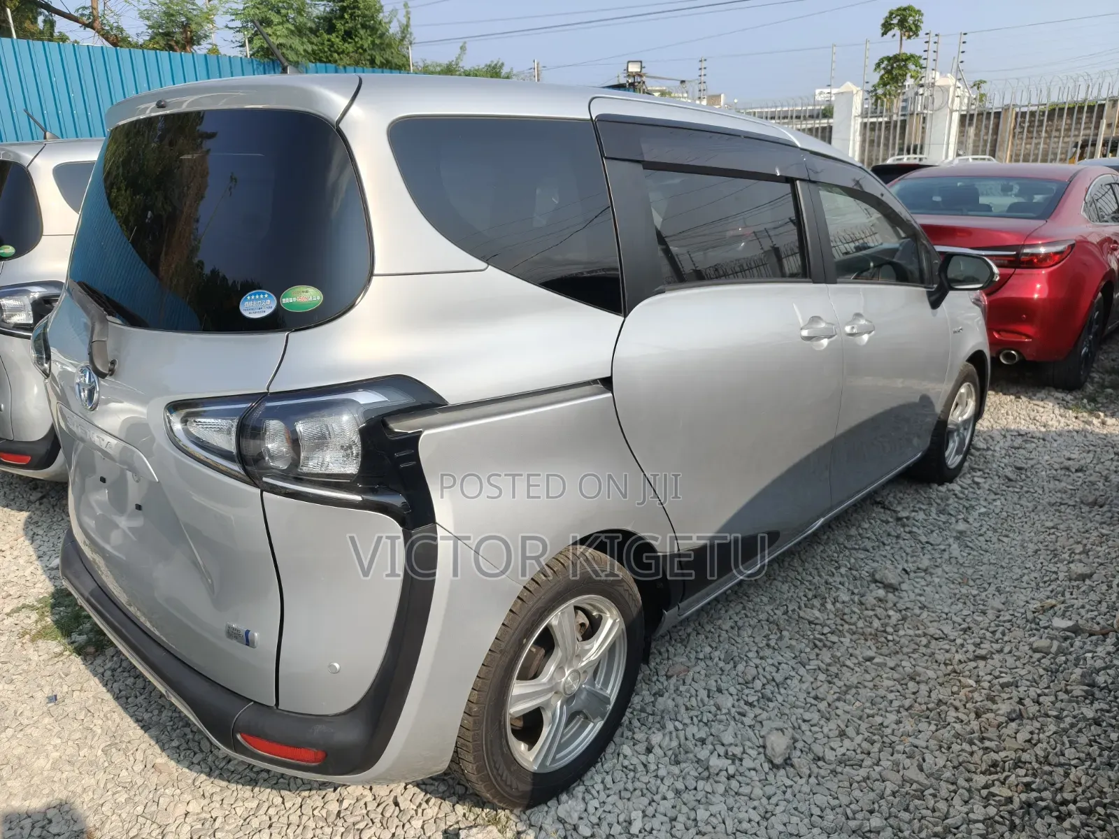 Toyota Sienta 2019 Silver