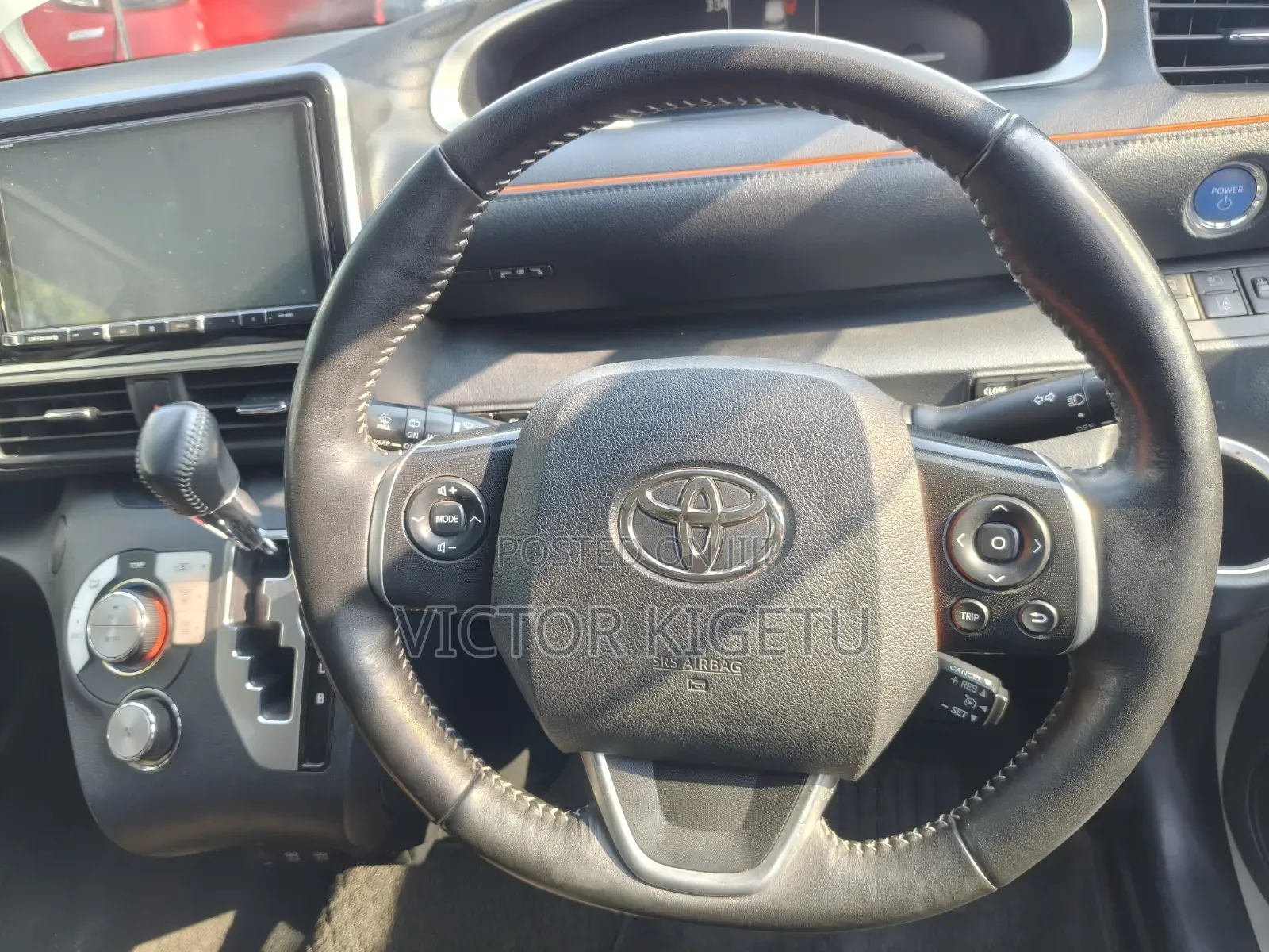 Toyota Sienta 2019 Silver