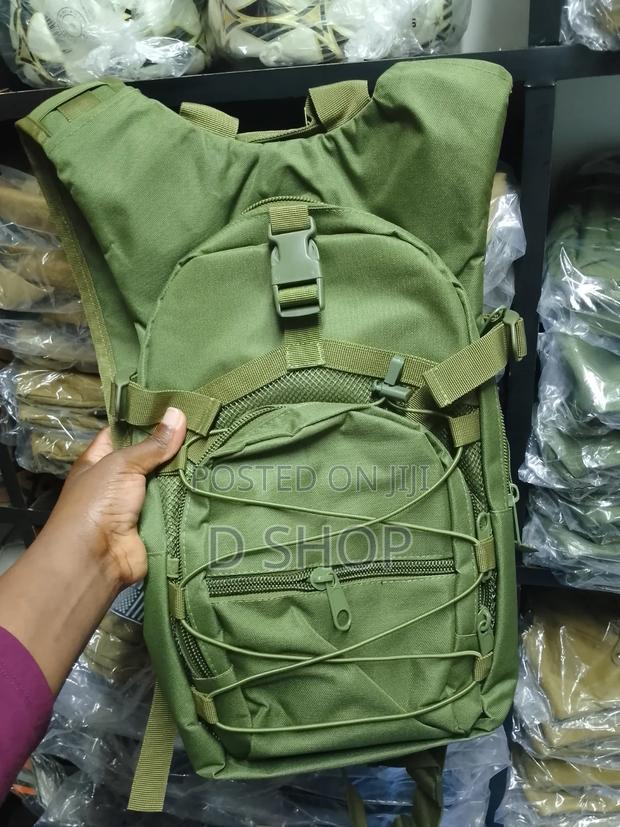 Green Camouflage Hydration Bag - thumbnail 2