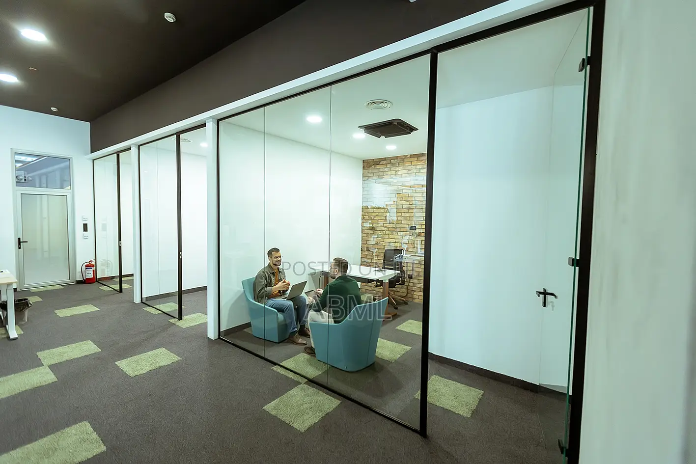 Transform Your Office With Modern Aluminium Glass Partitions