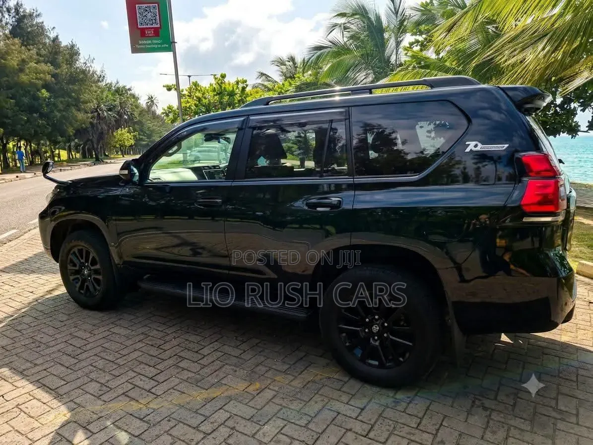 Toyota Land Cruiser Prado 2021 Black