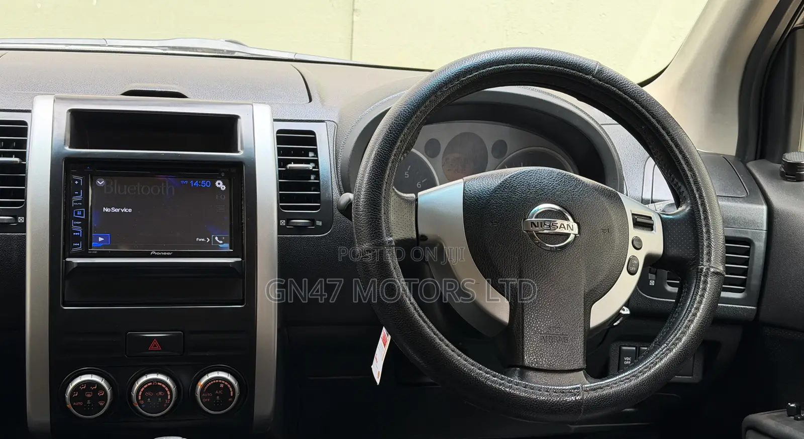 Nissan X-Trail 2.5 Petrol 4x4 SE 2010 Black