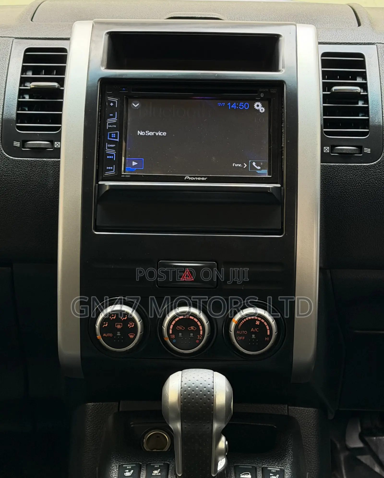 Nissan X-Trail 2.5 Petrol 4x4 SE 2010 Black