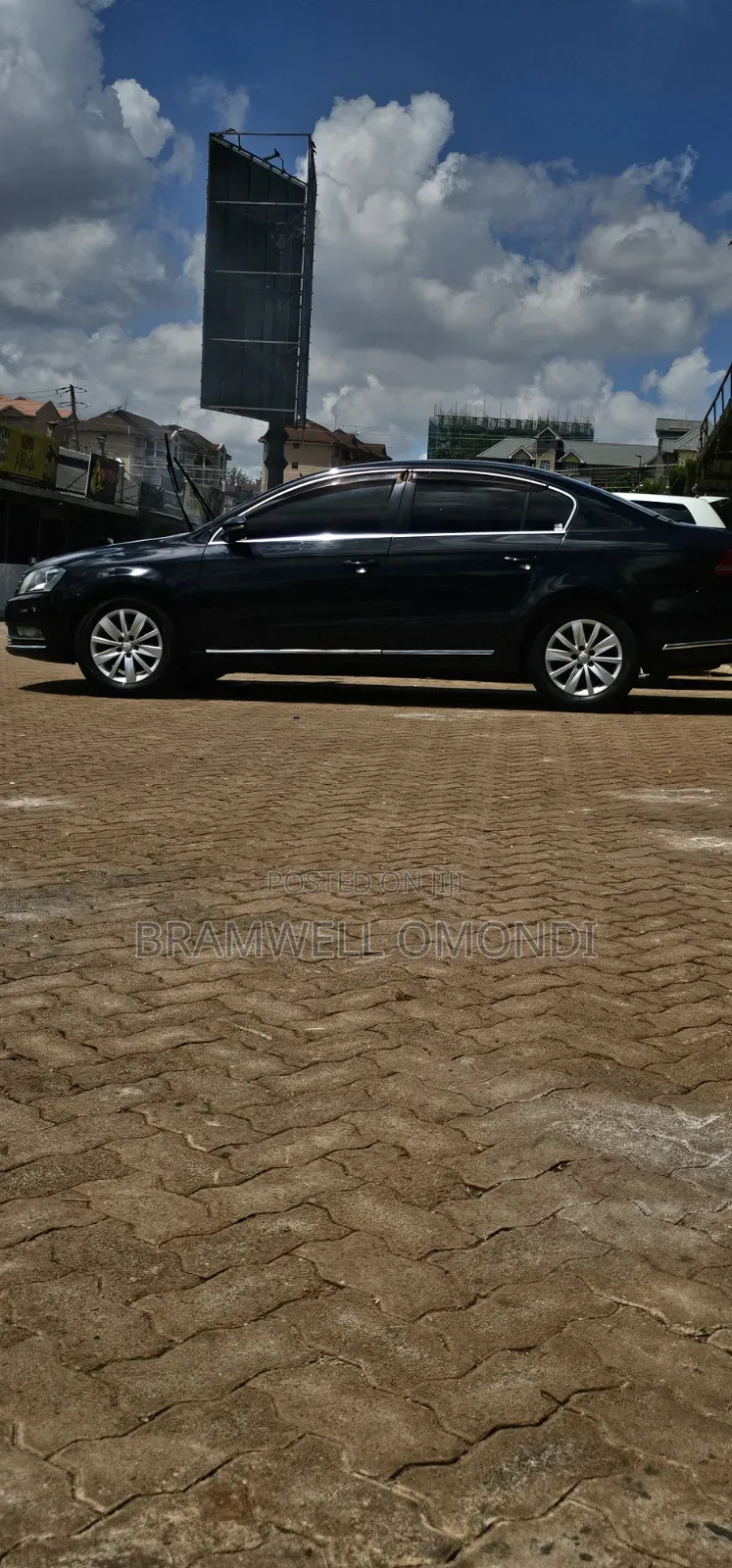 Volkswagen Passat 2011 Black