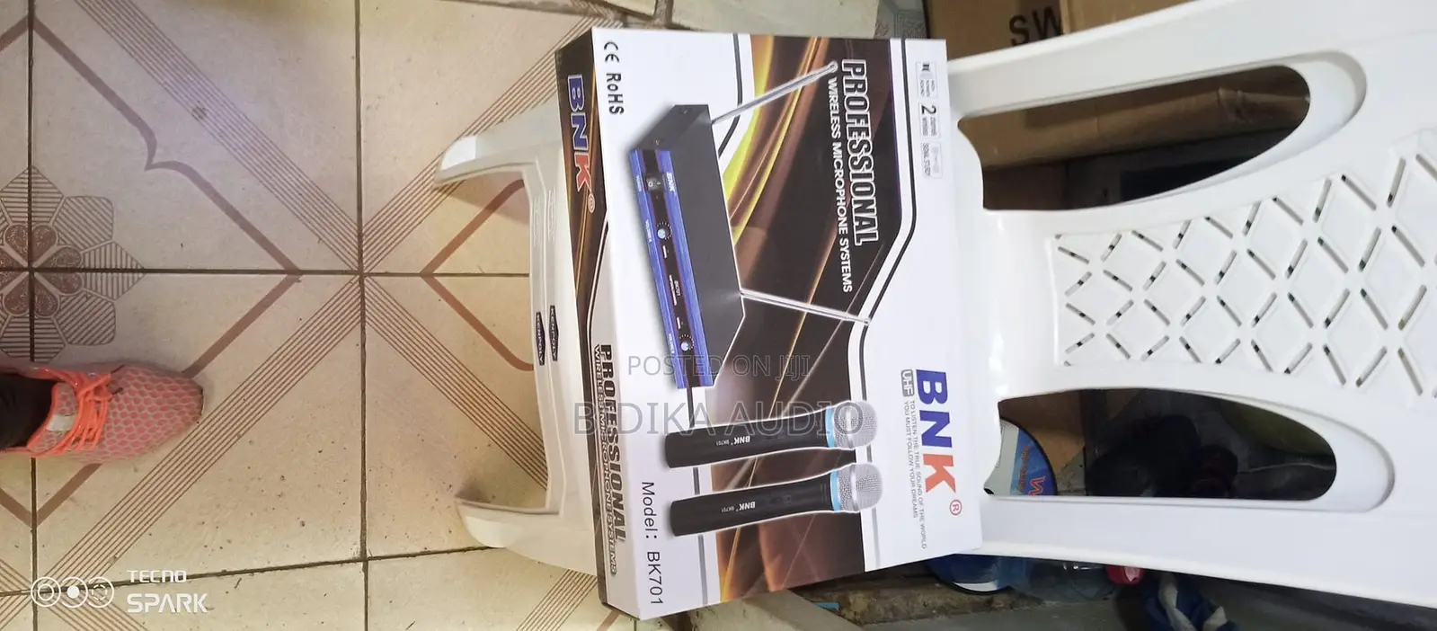 BNK BK701 Professional Dual Wireless Microphone System
