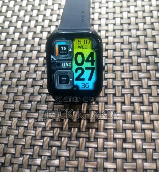 It's an Oraimo Watch - main view