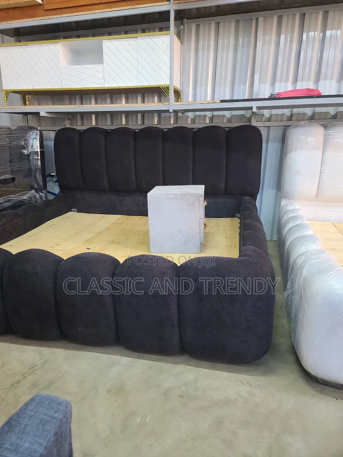 5x6 Charcoal-Black Bubble Bed