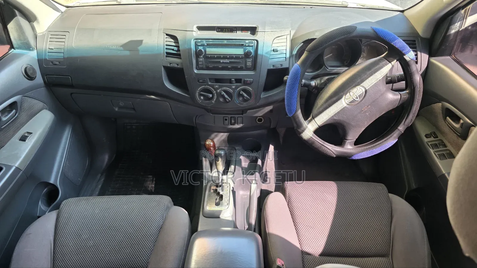 Toyota Hilux 2010 White