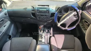 Toyota Hilux 2010 White