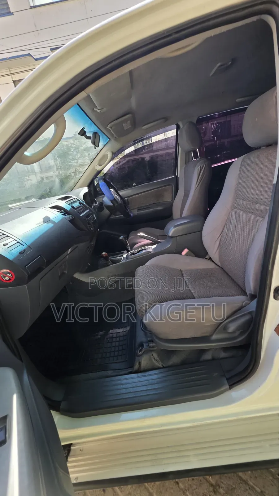 Toyota Hilux 2010 White