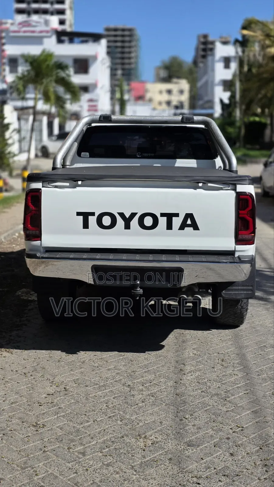 Toyota Hilux 2010 White