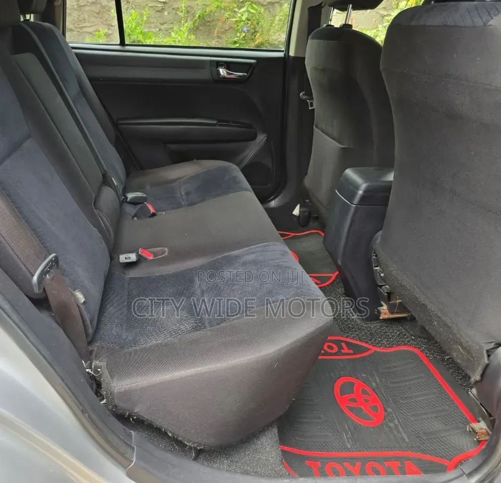 Toyota Corolla Fielder 2013 Silver