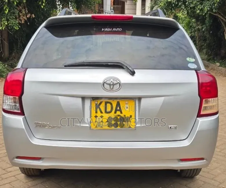 Toyota Corolla Fielder 2013 Silver