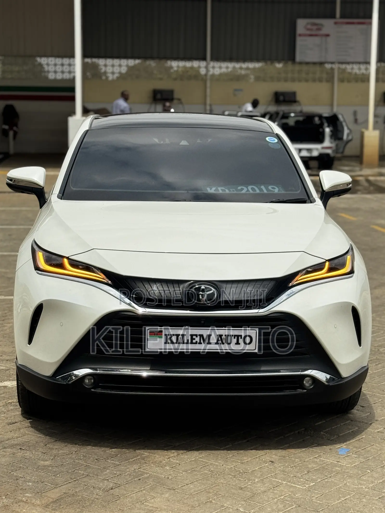 Toyota Harrier 2.0 2020 White