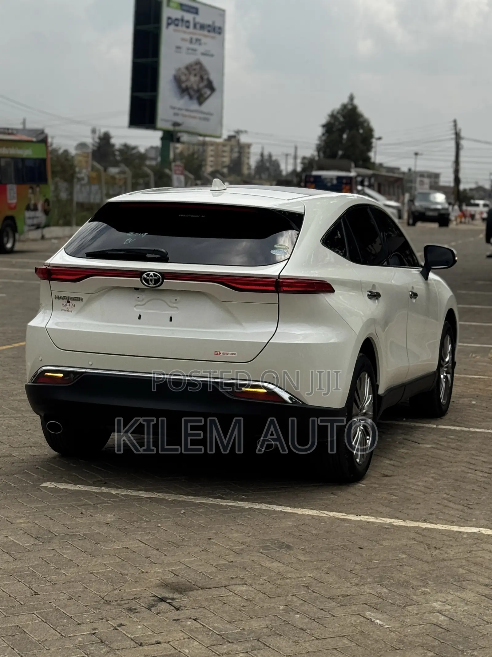 Toyota Harrier 2.0 2020 White