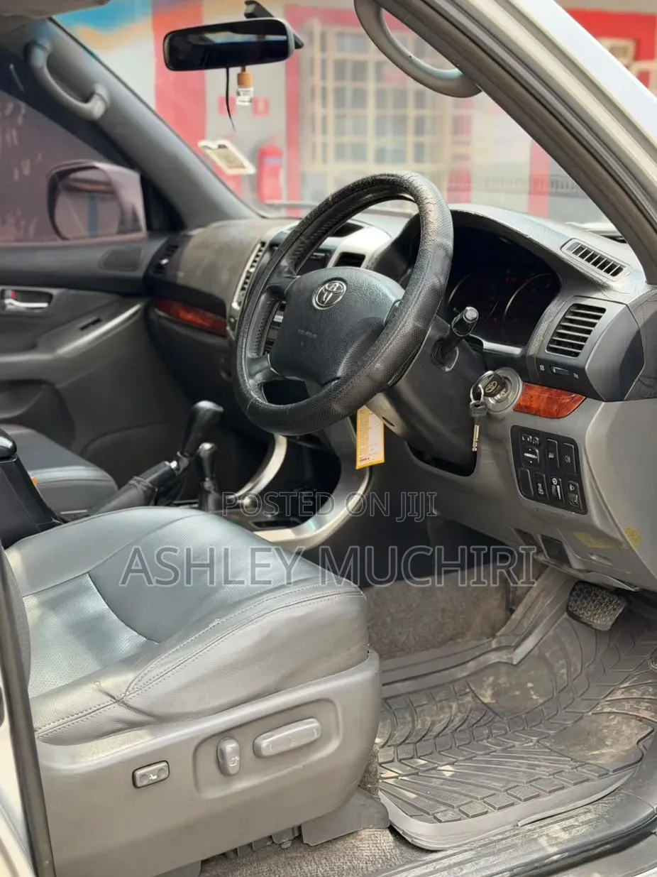 Toyota Land Cruiser Prado 2005 Silver