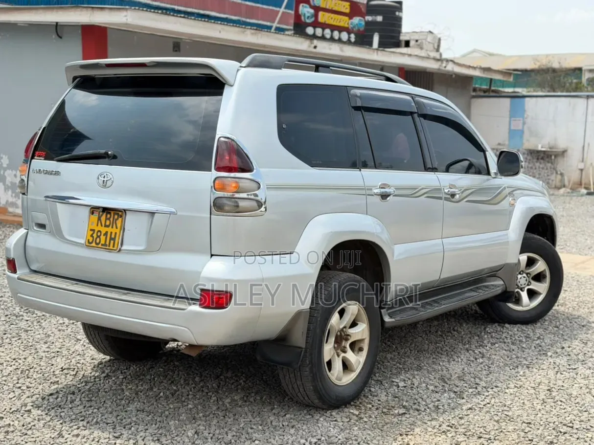 Toyota Land Cruiser Prado 2005 Silver