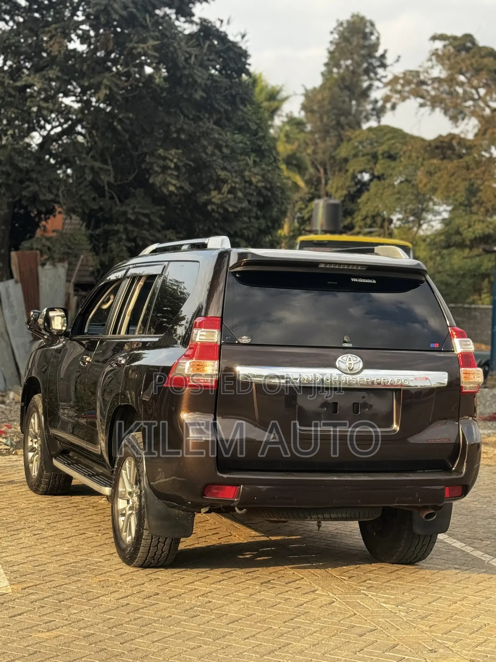 Toyota Land Cruiser Prado 2.8 2017 Brown