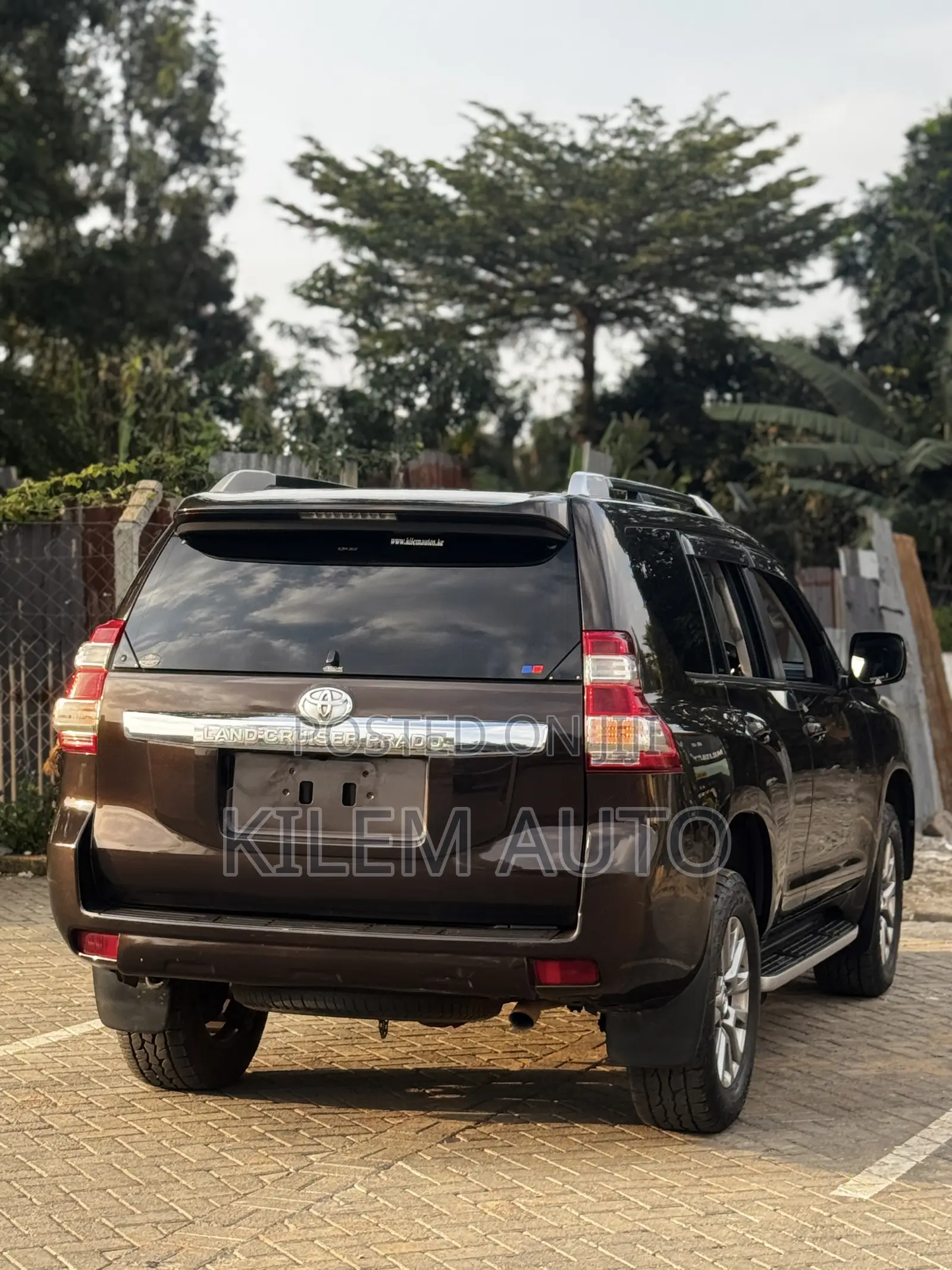 Toyota Land Cruiser Prado 2.8 2017 Brown