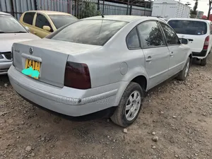 Volkswagen Passat 2000 Silver