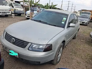 Volkswagen Passat 2000 Silver