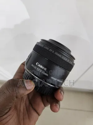 Canon EF-S 35mm F/2.8 Macro IS STM Lens