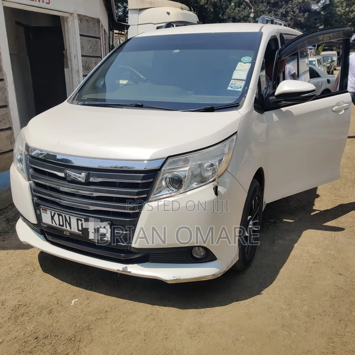 Toyota Noah 2016 White