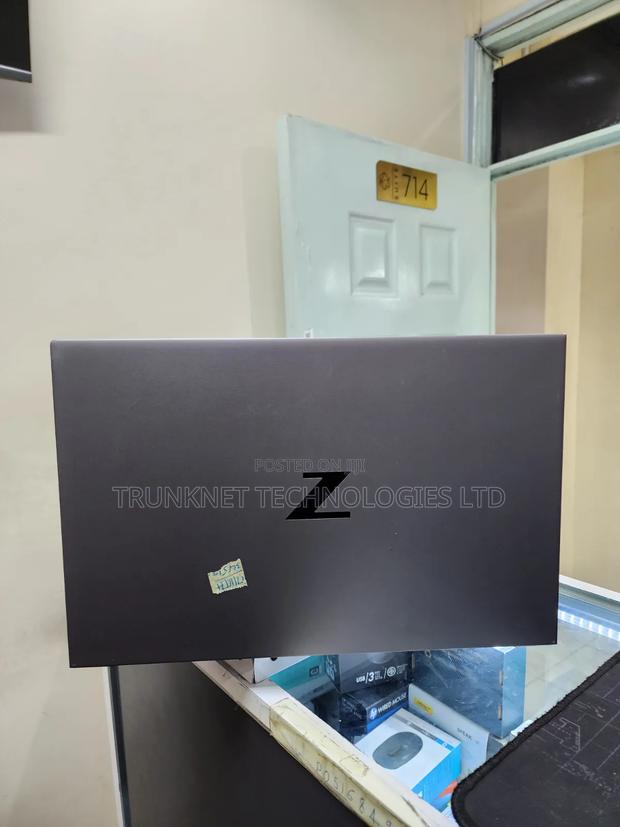 Laptop HP ZBook Studio G8 32GB Intel Core i7 SSD 512GB - thumbnail 3