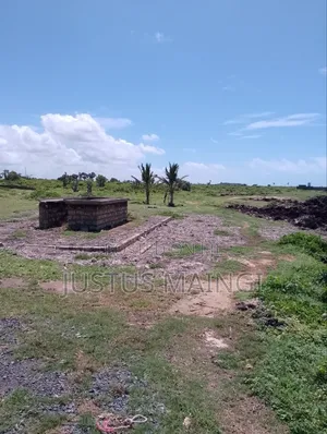 100 by 100 Coral Beach Plot on Sale in Malindi.